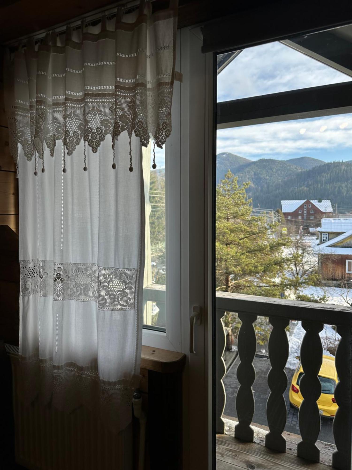 Guest House Anastasia Tatariv Esterno foto