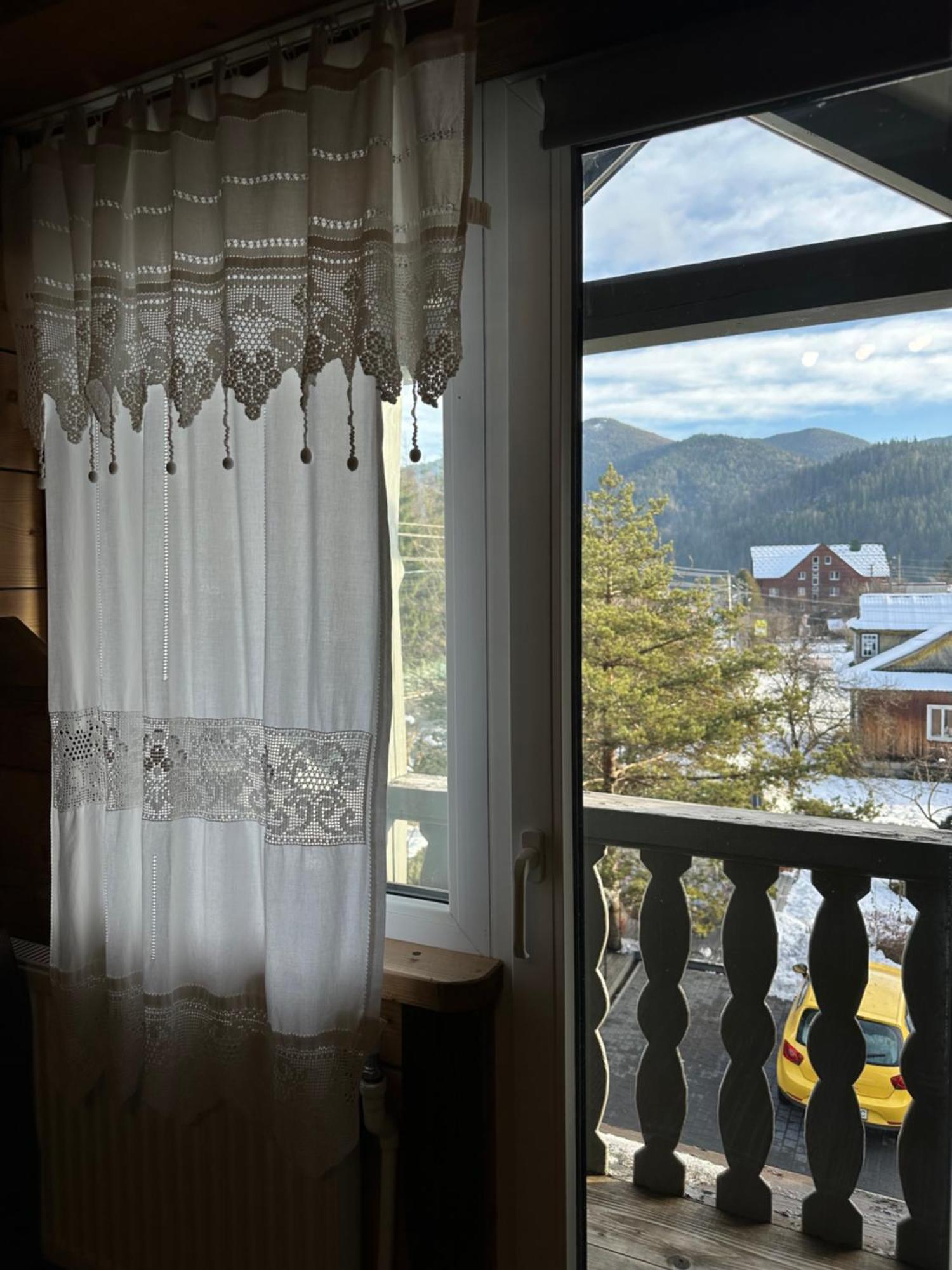 Guest House Anastasia Tatariv Esterno foto