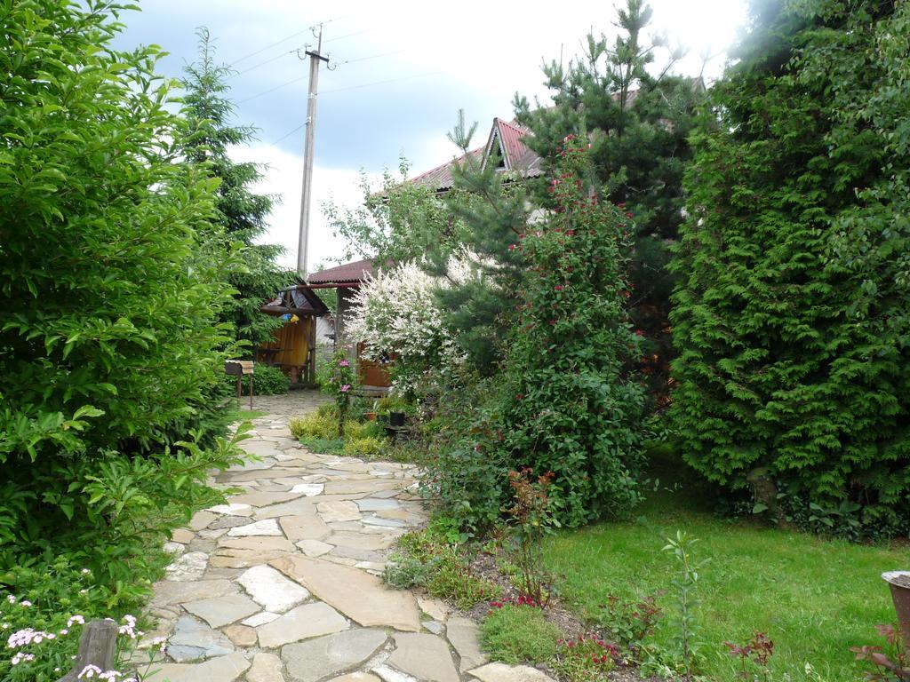 Guest House Anastasia Tatariv Esterno foto